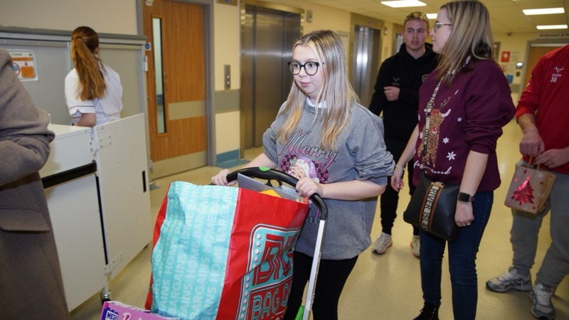Other image for Selfless Hollie spreads Christmas cheer